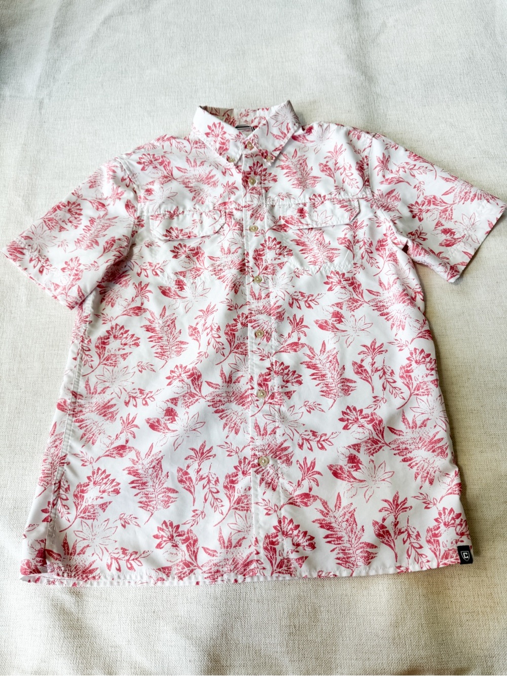 Chaps Men’s size M Short-Sleeve print Button-Down Shirt sun protection, easy dry